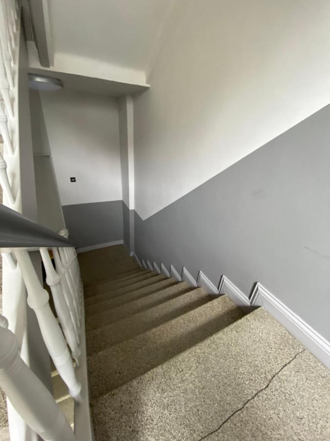 Schoene Grosse 4 Zimmer-Altbauwohnung Kiel Extérieur photo