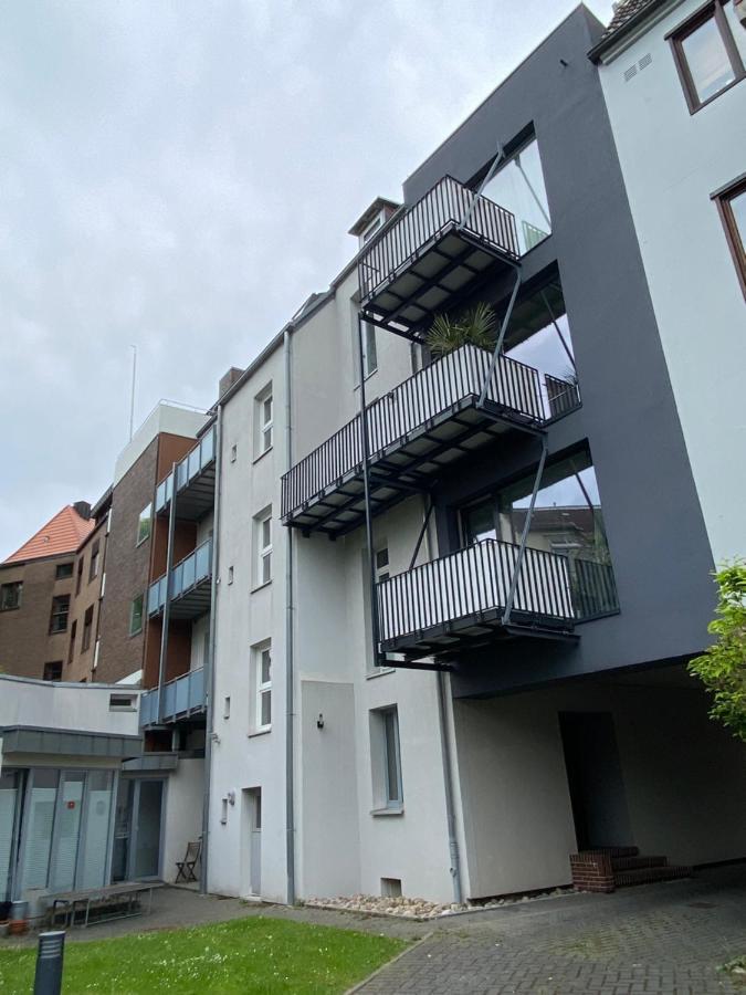 Schoene Grosse 4 Zimmer-Altbauwohnung Kiel Extérieur photo