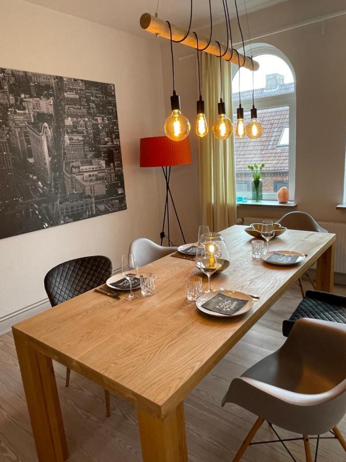 Schoene Grosse 4 Zimmer-Altbauwohnung Kiel Extérieur photo