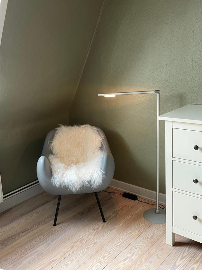 Schoene Grosse 4 Zimmer-Altbauwohnung Kiel Extérieur photo