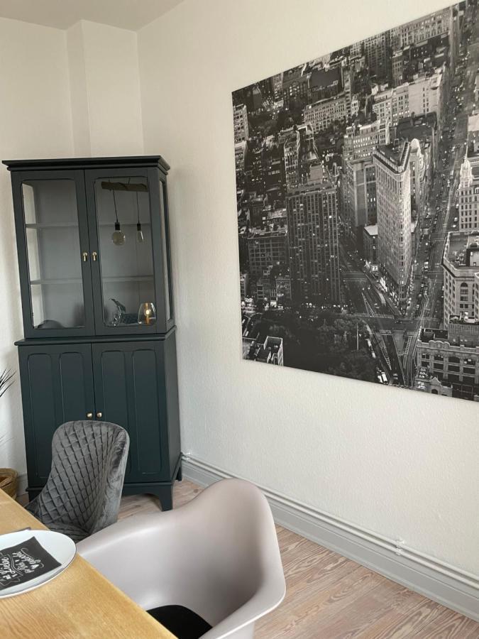 Schoene Grosse 4 Zimmer-Altbauwohnung Kiel Extérieur photo