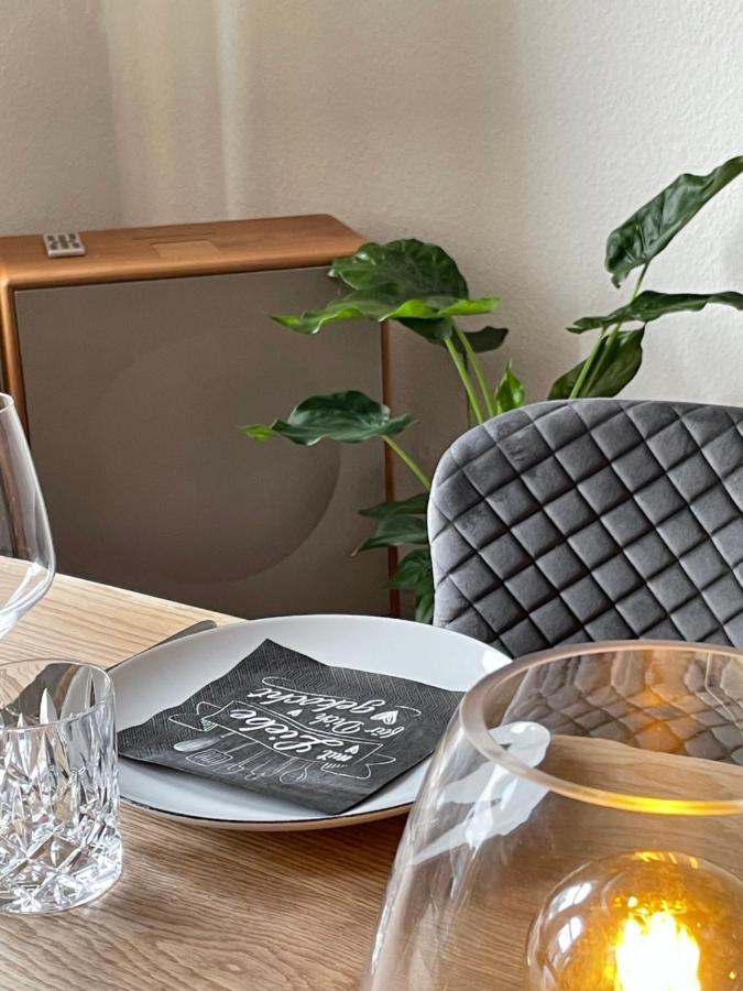 Schoene Grosse 4 Zimmer-Altbauwohnung Kiel Extérieur photo